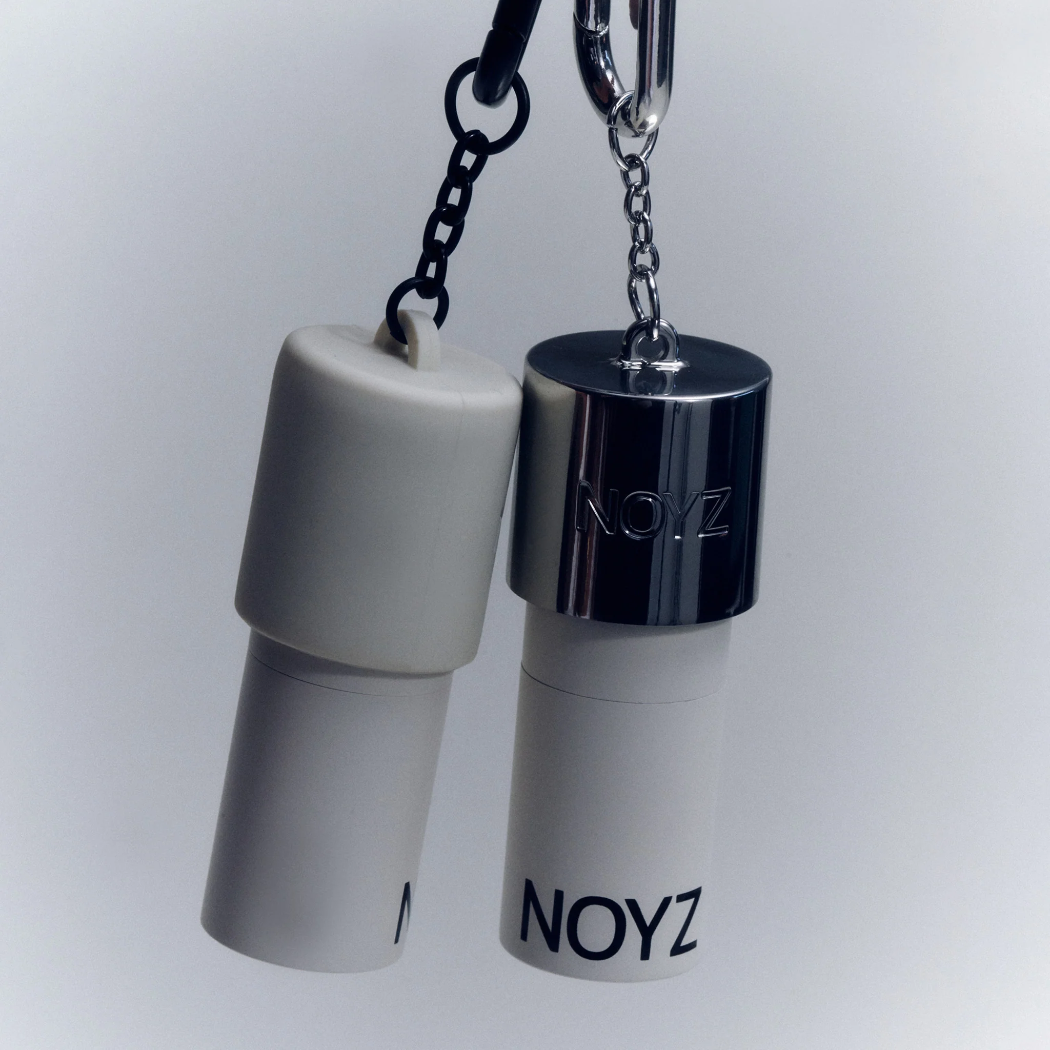 THE SOLID FRAGRANCE CHROME BAG CHARM - Image 3